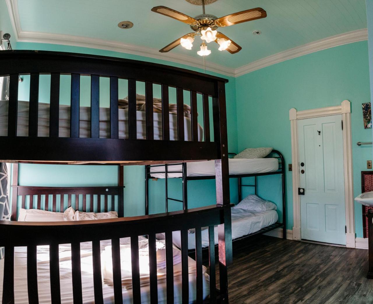 בישופ The Hostel California מראה חיצוני תמונה